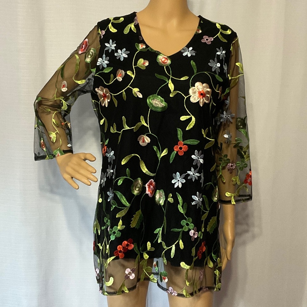 Mechant Floral Embroidered Sheer Black Women’s Tunic Top 100% Polyester Size L